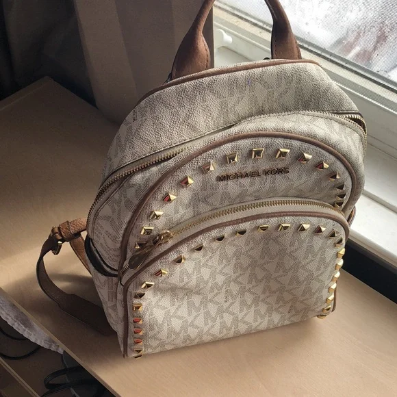 Beautiful Michael Kors bag - Picture 2 of 5